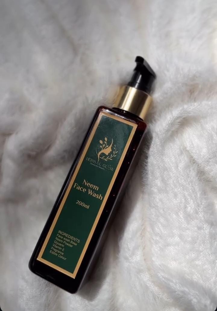 Herbal Glow Neem Face Wash For Oily Skin 100Ml