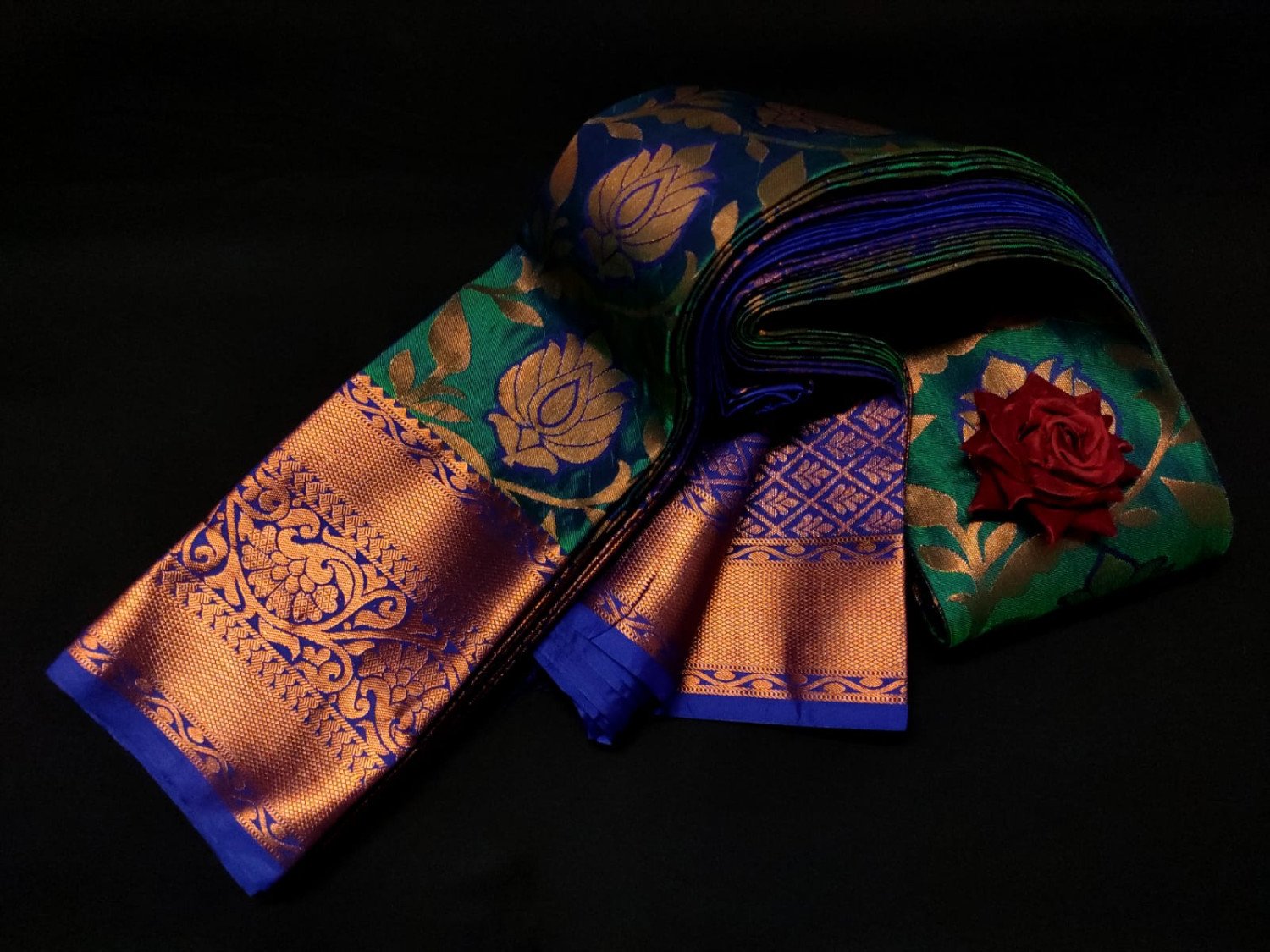 Edathal Star Collection's Samuthrika & Vasthrakala Type Wedding Model Sarees With Contrast Pallu & Blouse For Women | Pattu Saree | Wedding Saree
