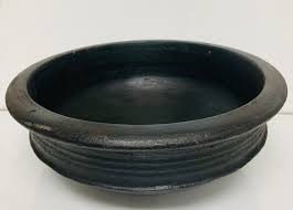 Kerala Traditional Handmade Clay Pot (മൺചട്ടി) - 2 Liter (Black Colour) | Clay Pot | Mitti | Earthen Kadai | Clay Meen Chatti for Cooking & Serving .