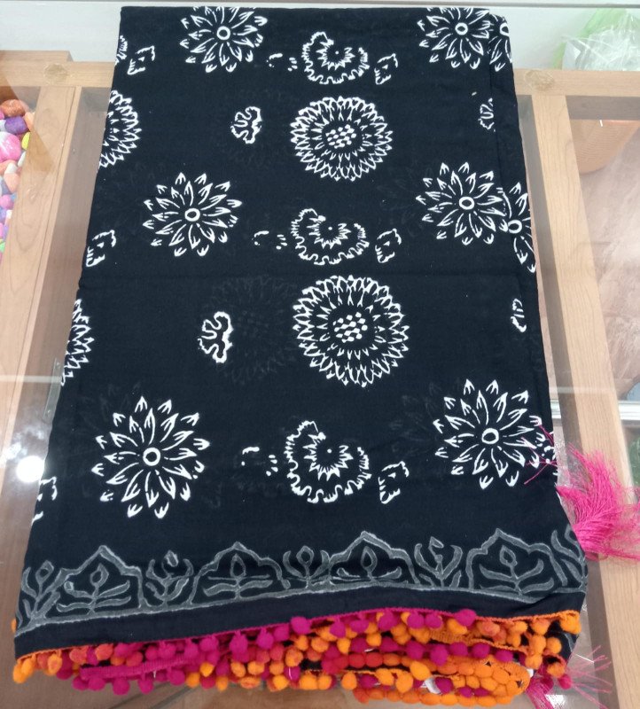 Soft Cotton Mul Mul Saree With Pompoms And Tassels With Unstitched Blouse Piece