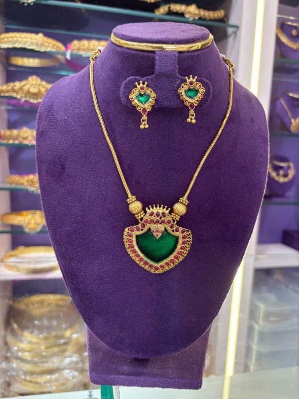 Flora's Traditional Green Palakka Pendant Neck Set With Earrings For Women