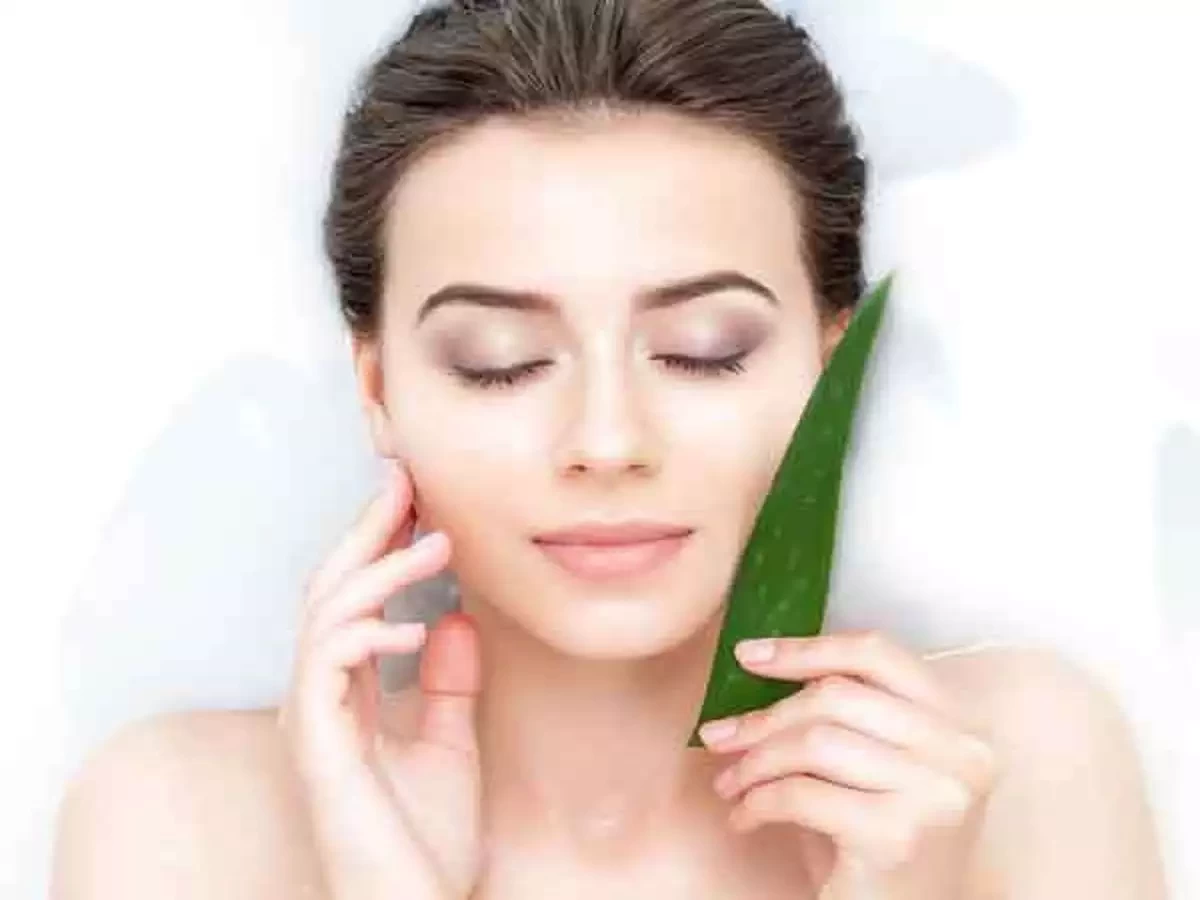 Himalaya Herbals Moisturizing Aloe Vera Face Wash Cream For, unadulterated herbs, antibacterial and anti fungal, skin contamination, dim spots, pigmentation, 50ml