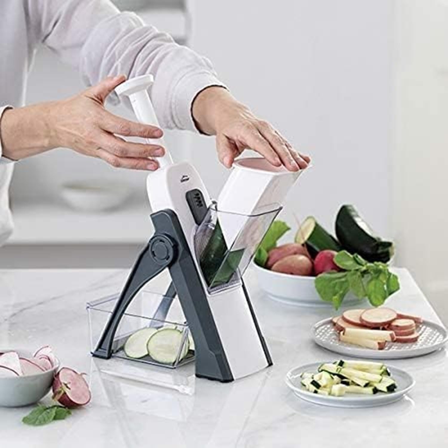SmartGadgets 5 In 1 Mandoline Slicer, Adjustable Thickness Veggie Chopper