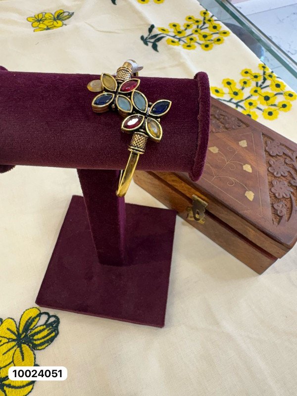 Flora's Beautiful Adjustable Stone Flower Bangle For Women